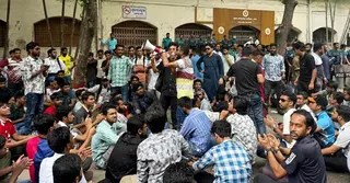 ৭ দফা দাবিতে কবি নজরুল কলেজ শিক্ষার্থীদের বিক্ষোভ